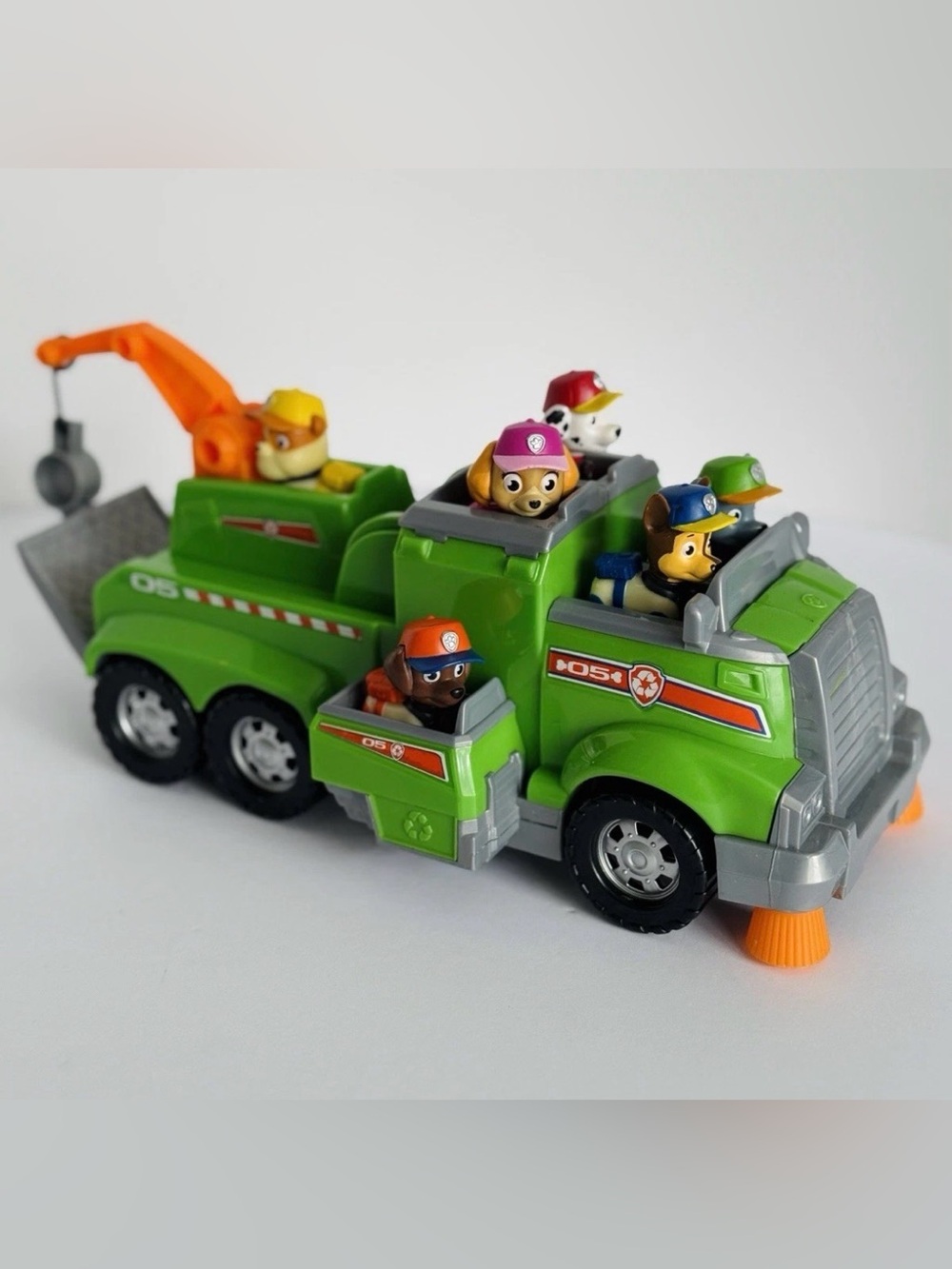 Paw patrol rocky ultimate rescue truck with figures. Total team. Hard to find!